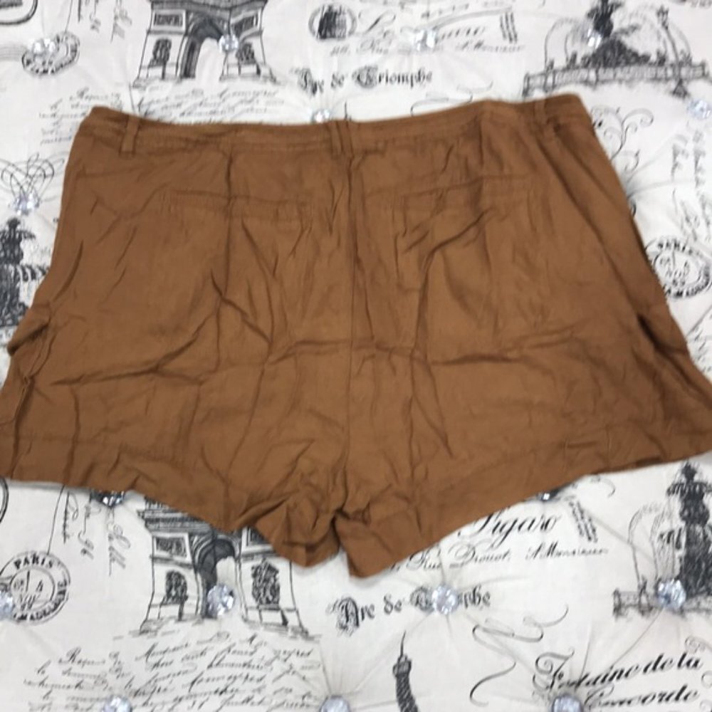 Democracy High Rise Shorts PLUS SIZE - Picture 5 of 6